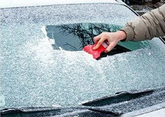 Frozen No More: le guide ultime sur la façon de dégivrer votre voiture en toute sécurité et en toute sécurité